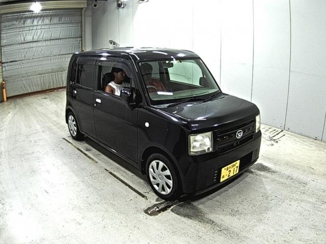 9112 DAIHATSU MOVE CONTE L575S 2011 г. (LAA Okayama)